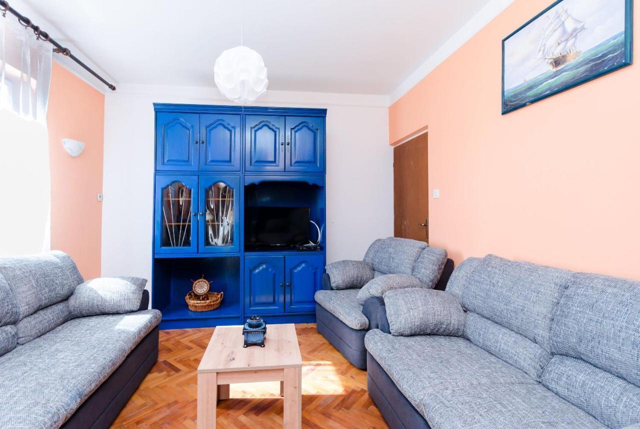 Apartments Vesna Kampor Екстер'єр фото